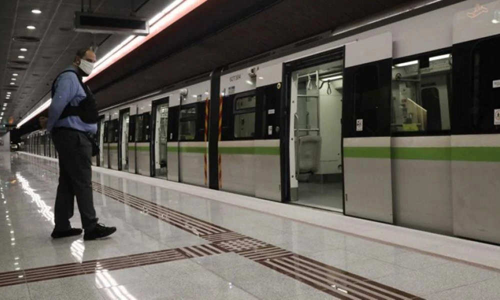 Συναγερμός στον σταθμό του μετρό στον Άγιο Δημήτριο: Απεγκλωβίστηκε άνδρας από τις ράγες του μετρό